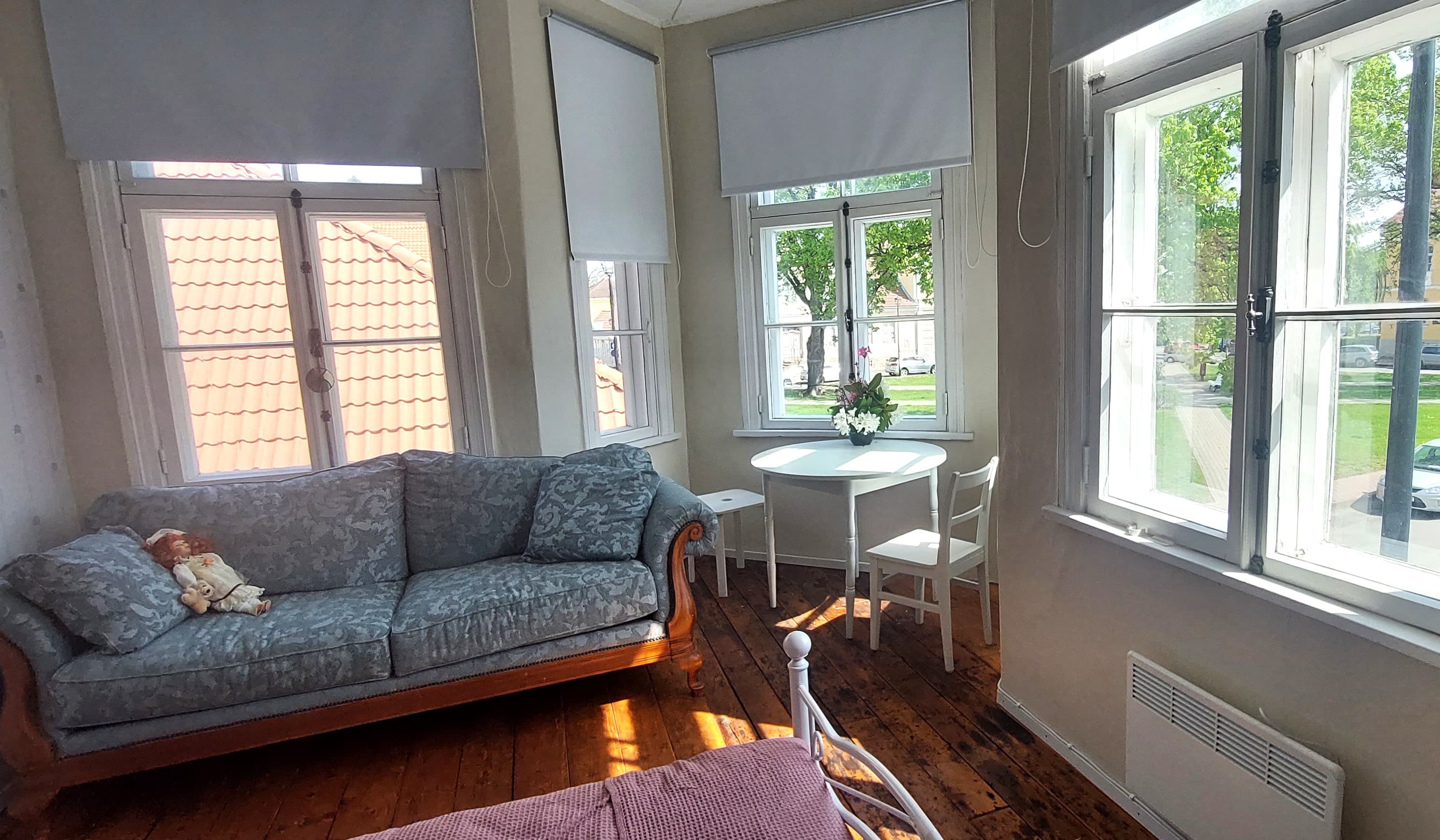 Could you please check if the guest apartment is available? We would like to stay in Viljandi Old Town.